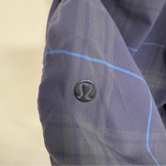 Lululemon Men's Kahuna Plaid Shorts - Picture 4 of 4